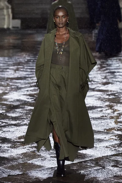 Look 69